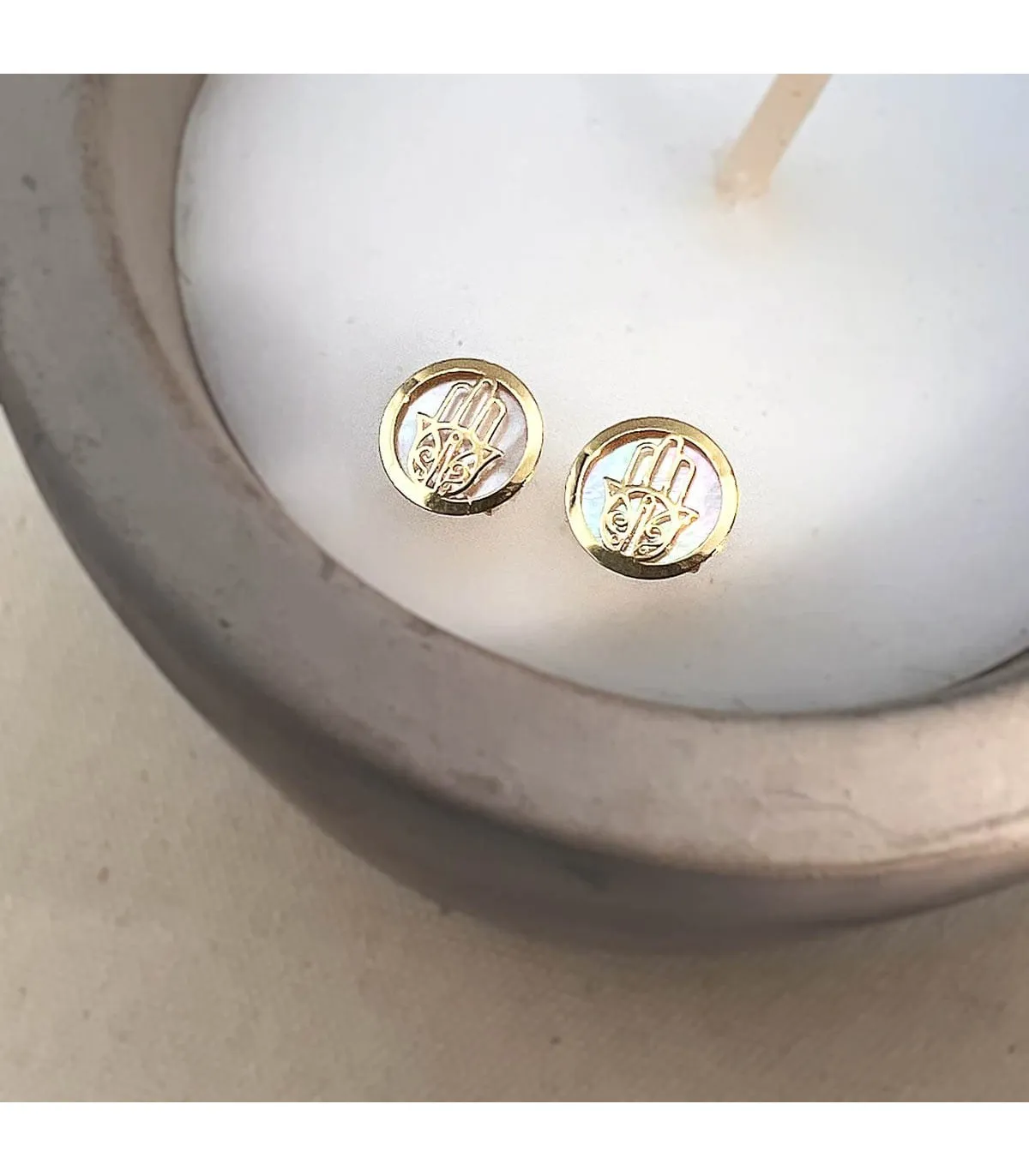 Boucles d'oreilles or jaune 18k main de fatma nacre