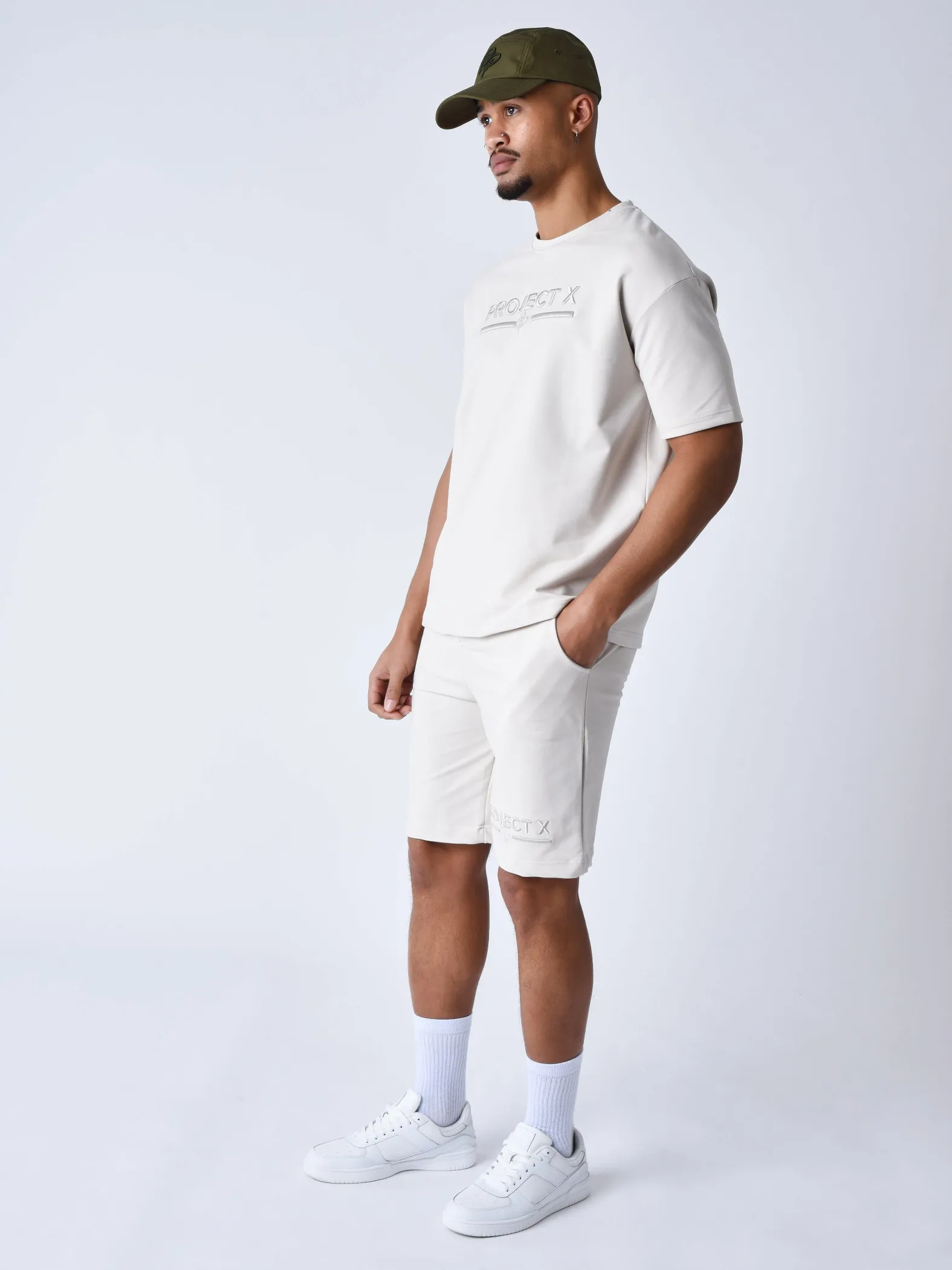 Camiseta clásica bordada