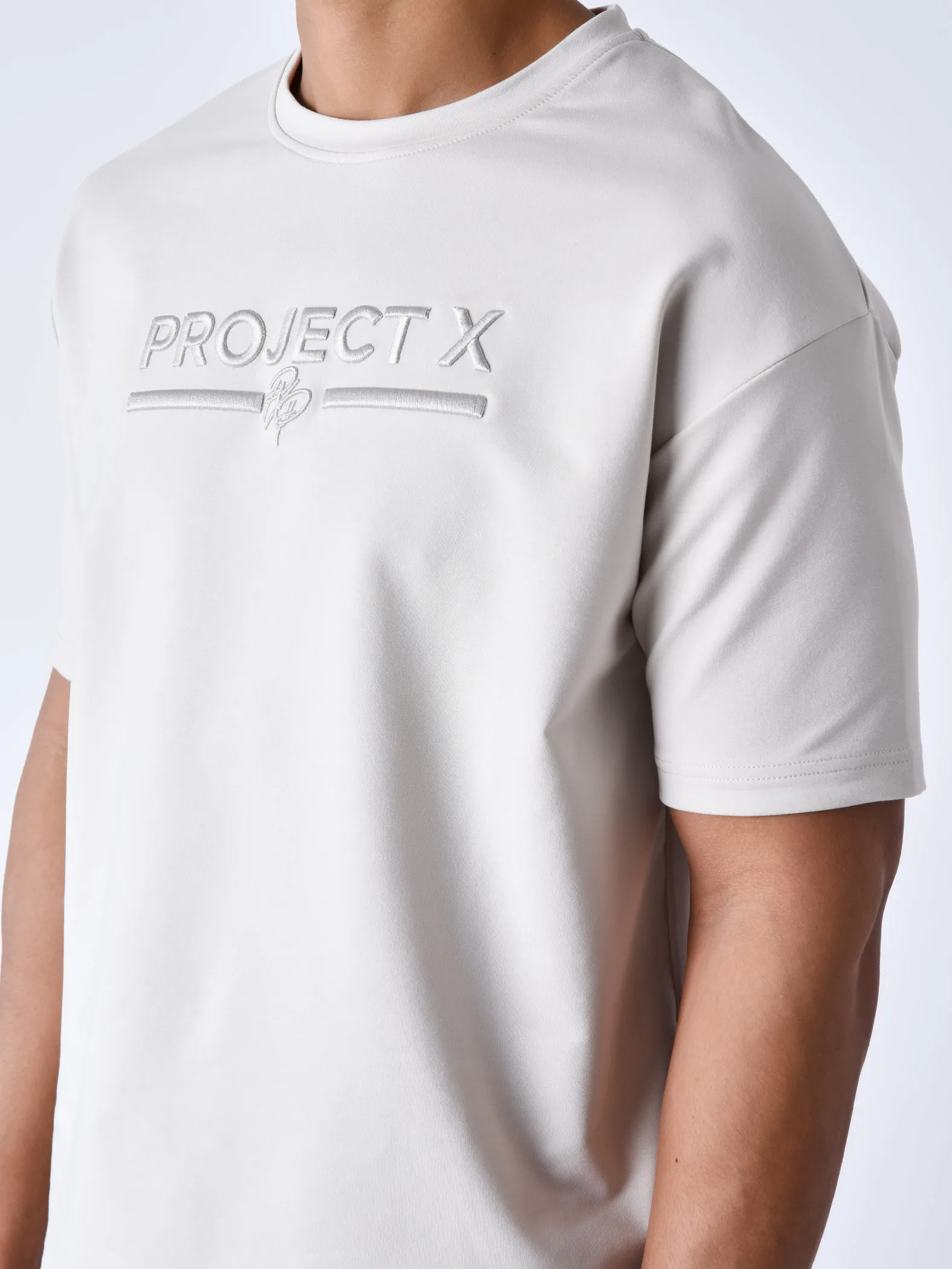 Camiseta clásica bordada