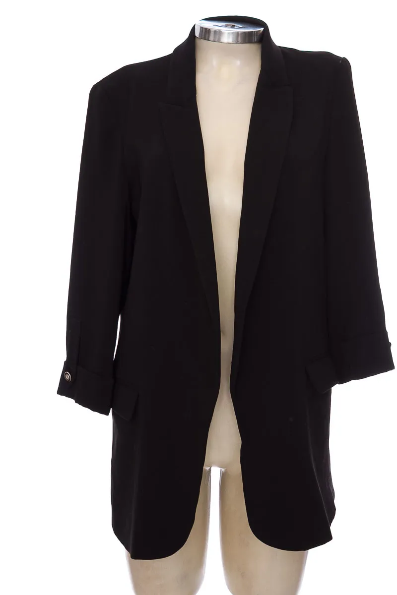 CHAQUETA / ABRIGO COLOR NEGRO  ZARA