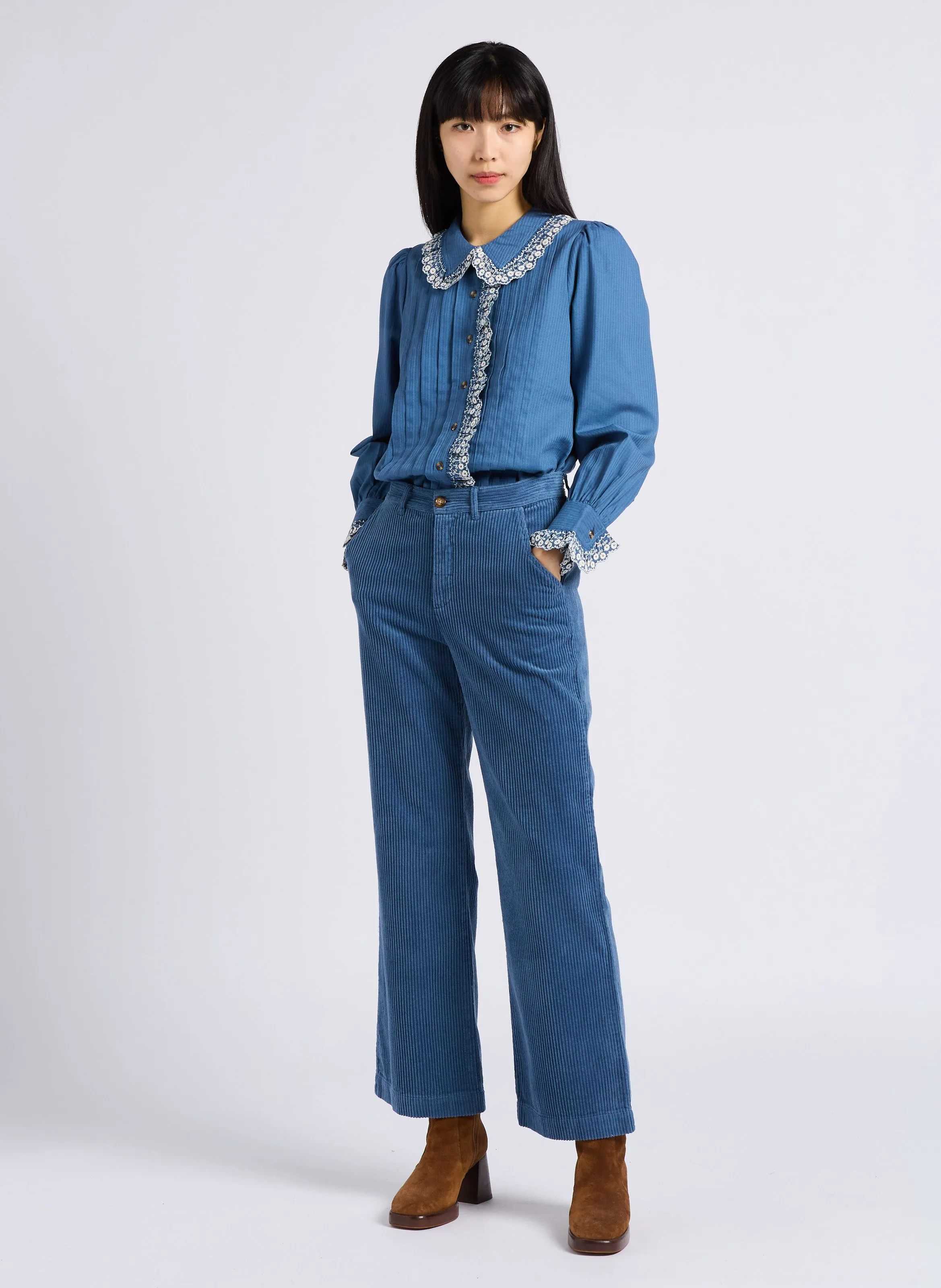 EMILE ET IDA ANELLE  PANTALóN DE PANA EN AZUL