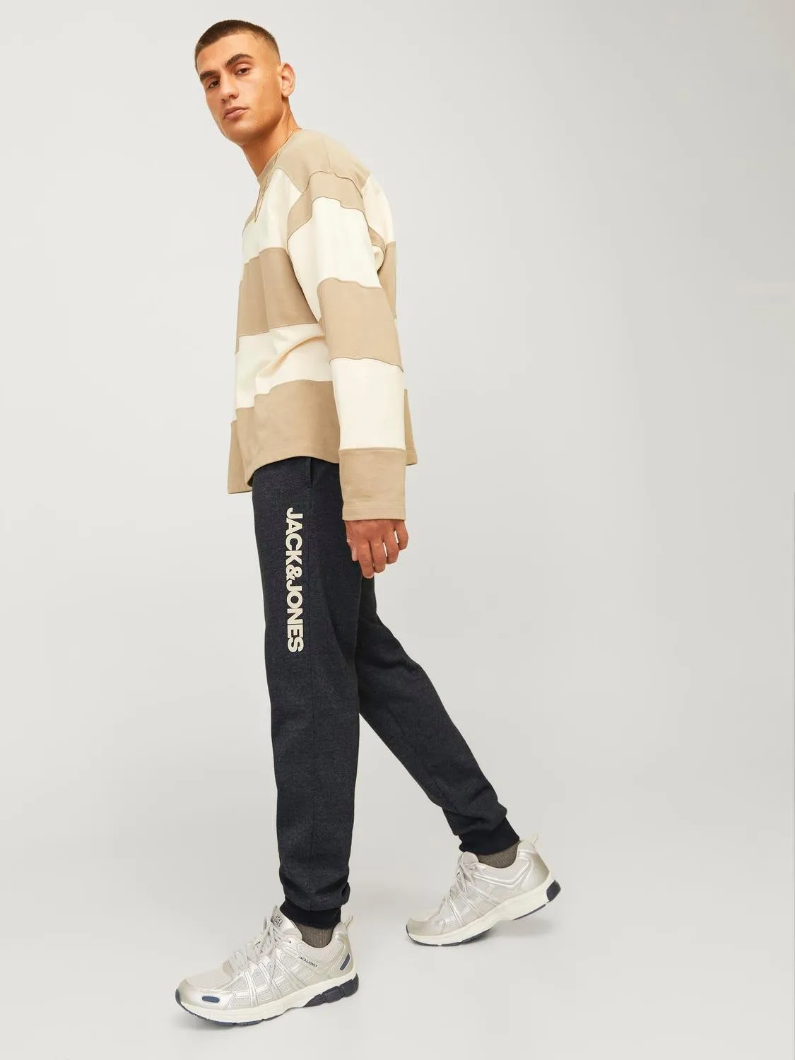 Pantalones de chándal Corte regular | Gris intermedio | Jack & Jones®