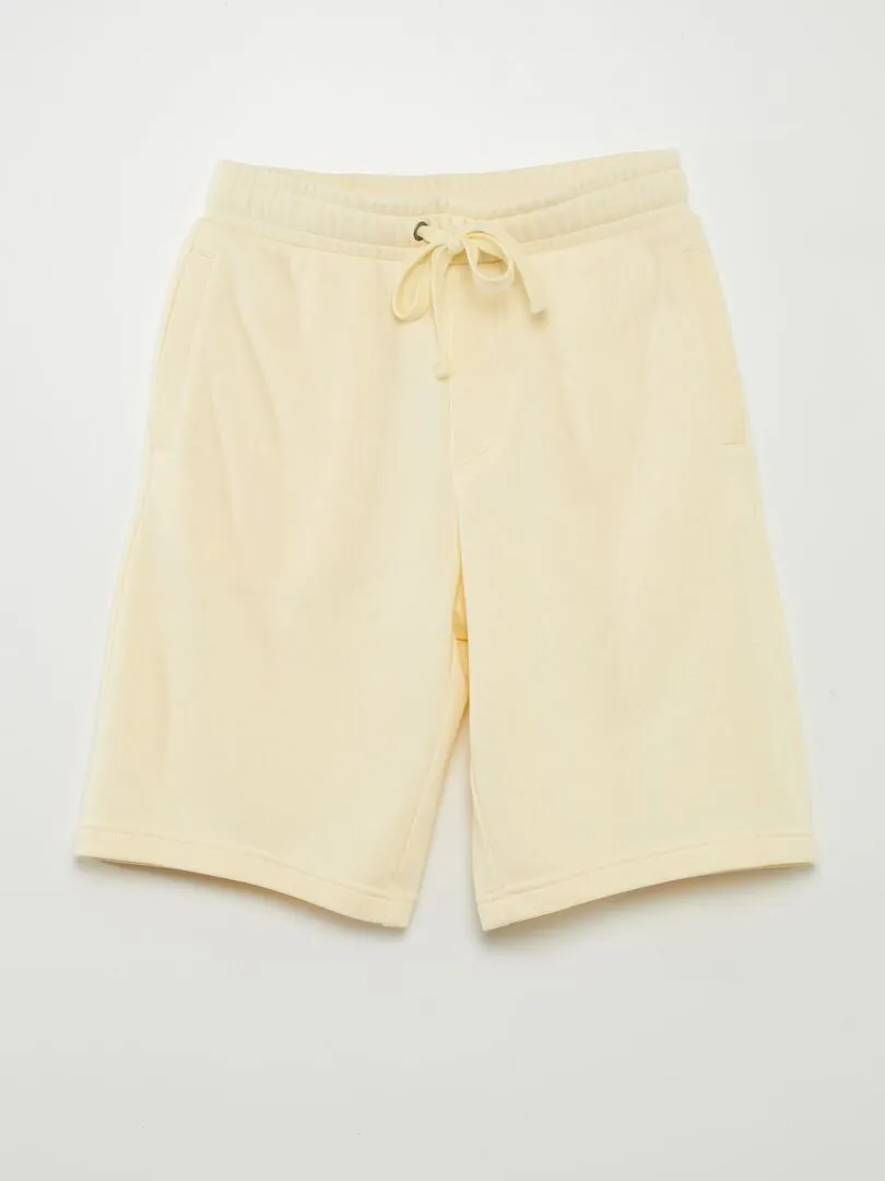 PANTALóN CORTO LIGERO DE CHáNDAL LISO  AMARILLO
