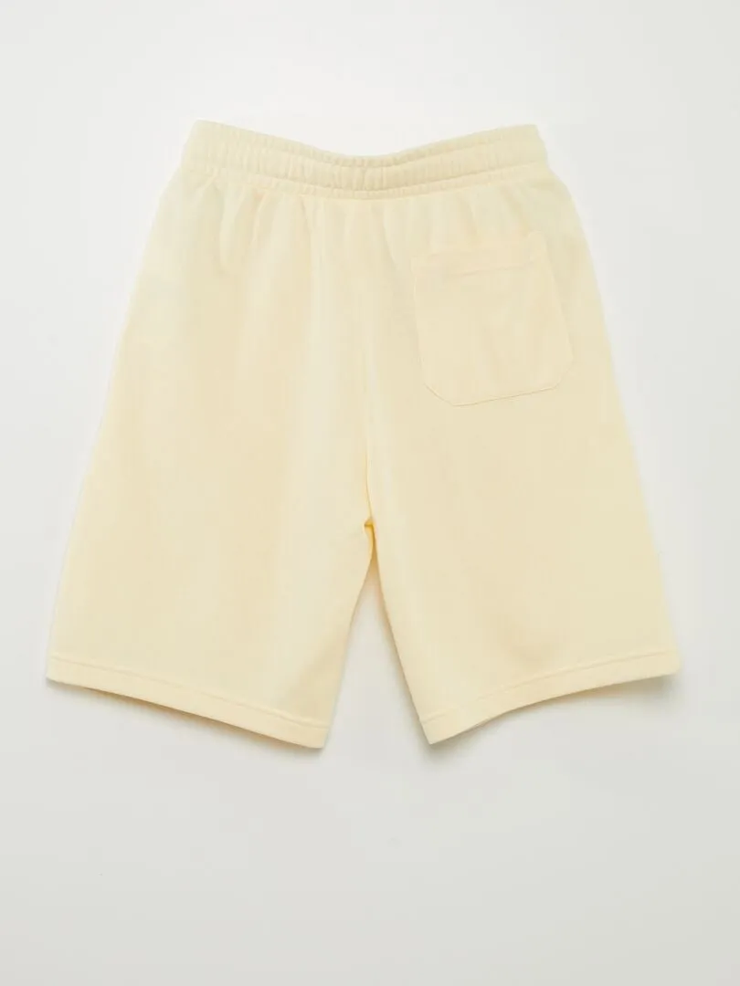 PANTALóN CORTO LIGERO DE CHáNDAL LISO  AMARILLO