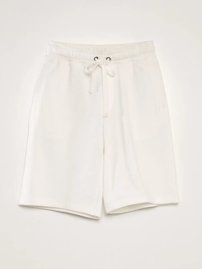 PANTALóN CORTO LIGERO DE CHáNDAL LISO  BLANCO