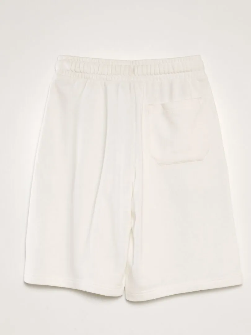 PANTALóN CORTO LIGERO DE CHáNDAL LISO  BLANCO