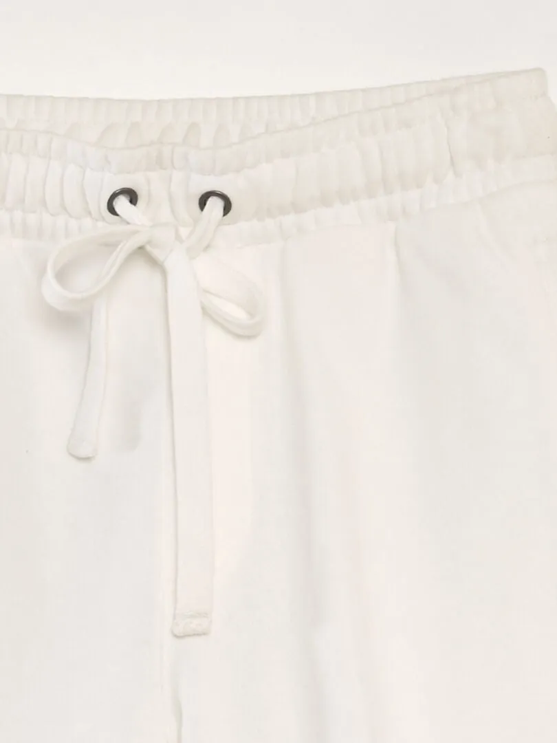 PANTALóN CORTO LIGERO DE CHáNDAL LISO  BLANCO
