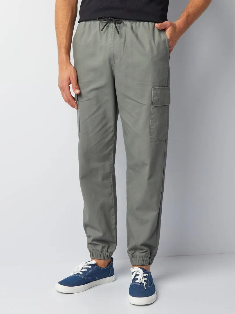 PANTALóN MULTIBOLSILLOS LISO  VERDE