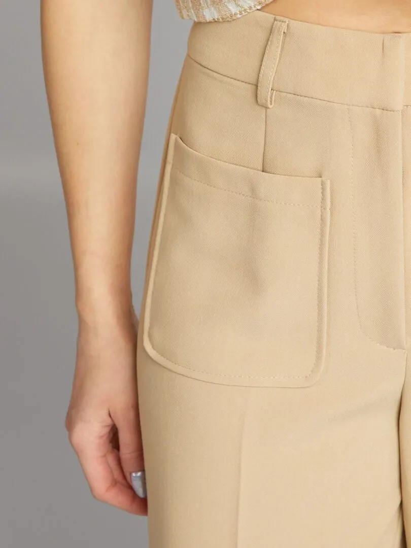 PANTALóN RECTO CON BOLSILLOS DE PARCHE  BEIGE