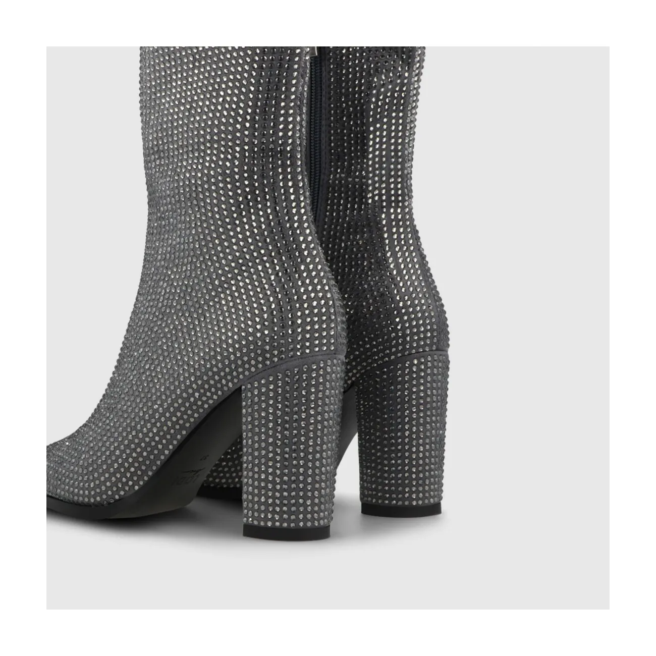 VETUSA GREY